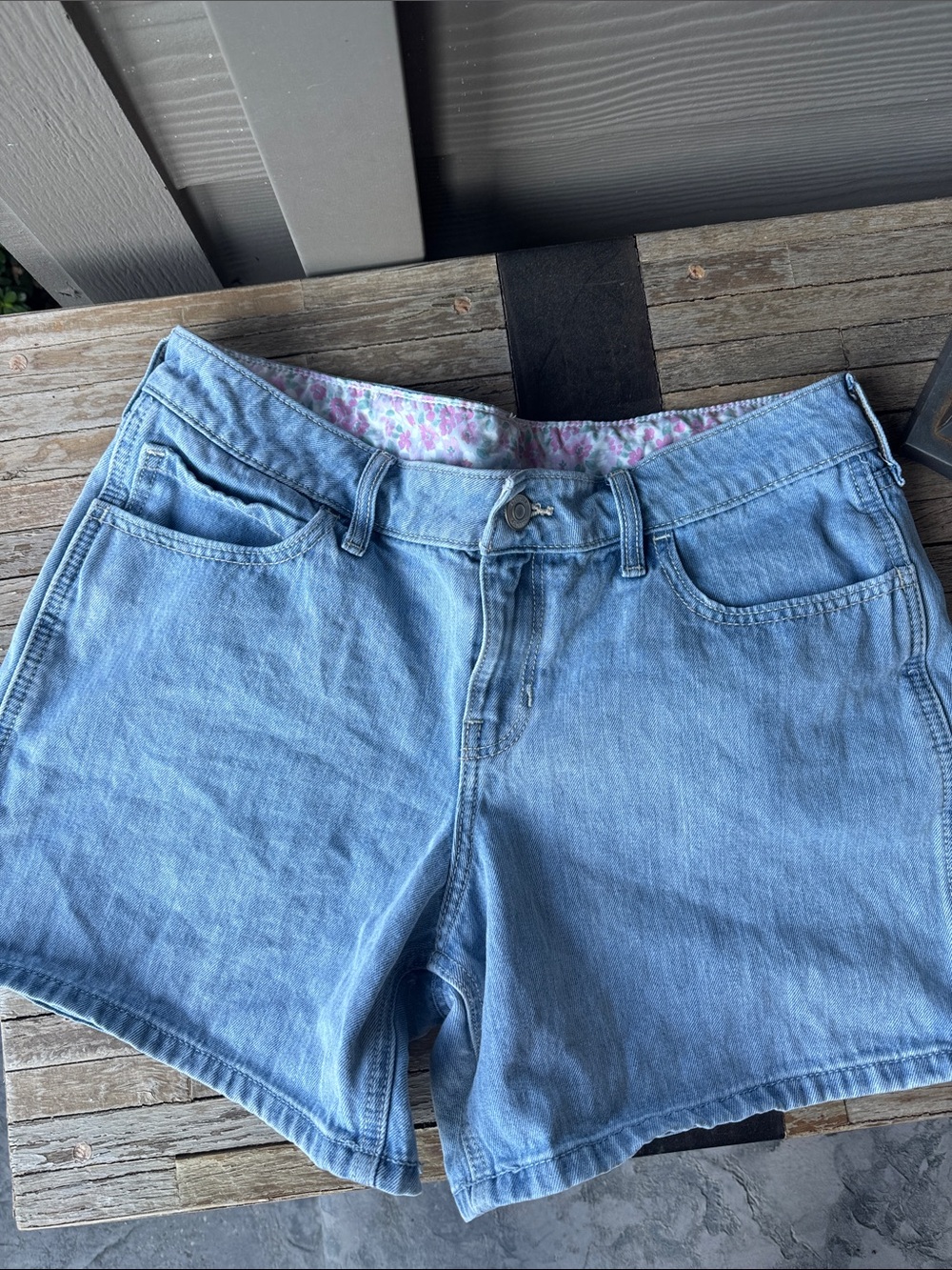 Hollister Denim low rise Baggy Shorts Womens 29 Y2K floral Boho Beach Hippie